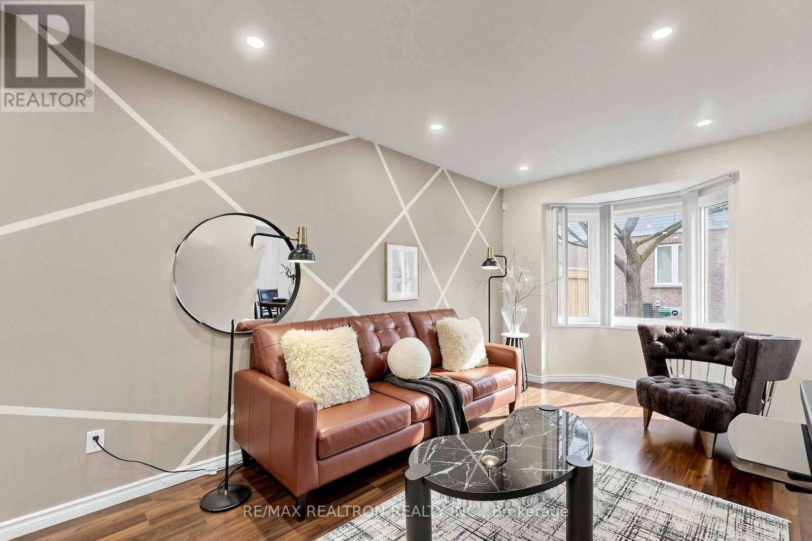 Row / Townhouse for Sale in 80 - 4600 KIMBERMOUNT AVENUE|Mississauga (Central Erin Mills), Ontario L5M6Z6 4