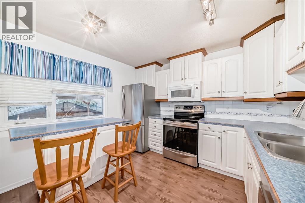 House for Sale in 255 Falshire Way NE|Calgary, Alberta T3J2B3 5