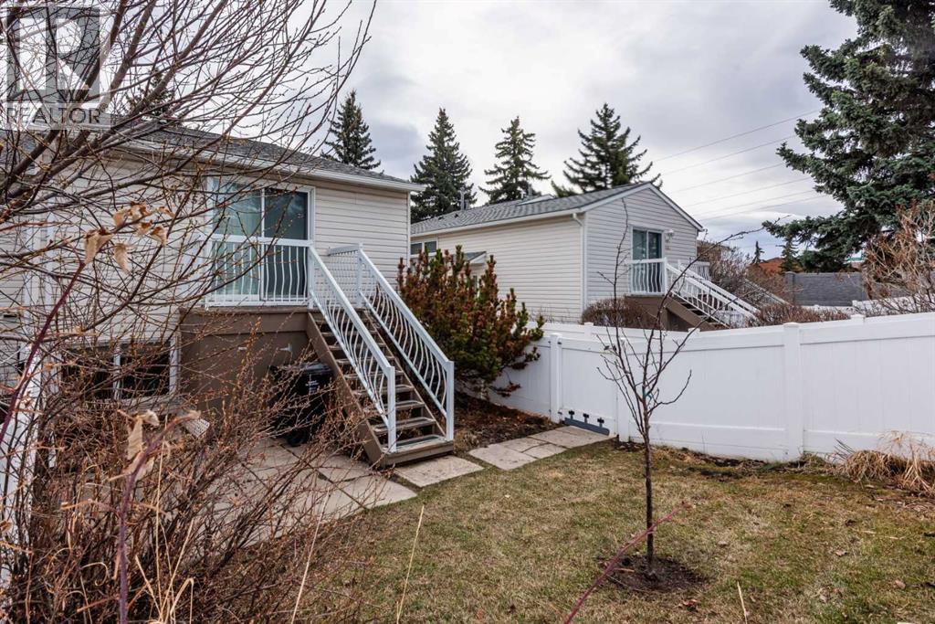 Row / Townhouse for Sale in 11452 8 Street SW|Calgary, Alberta T2W4J5 2