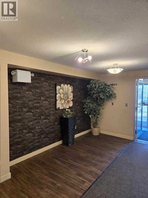 Apartment for Sale in 412, 7210 80 Avenue NE|Calgary, Alberta T3J0N7 4