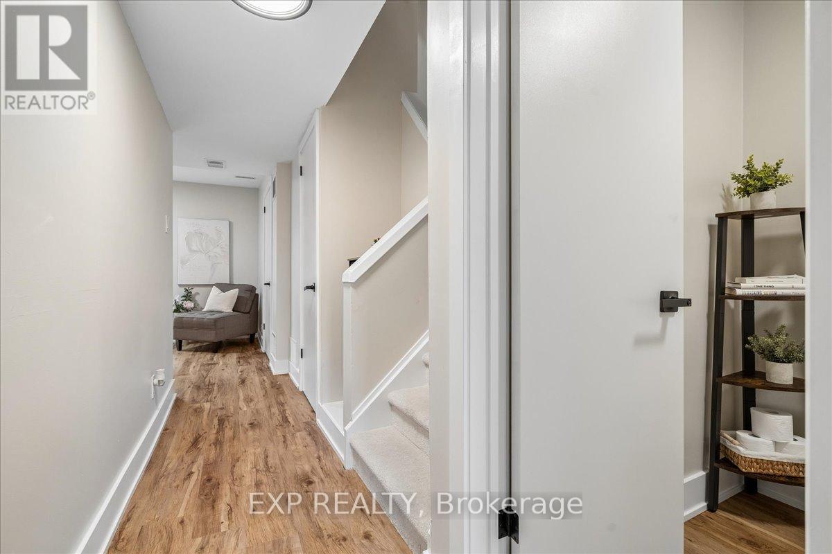 Row / Townhouse for Sale in 2 - 5878 MONTEVIDEO ROAD|Mississauga (Meadowvale), Ontario L5N2V5 4