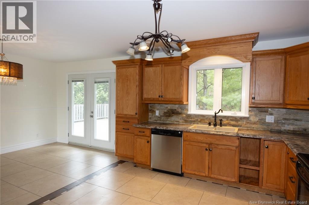 For sale: 372 Kimble Drive, Fredericton, New Brunswick E3B6Y5 ...