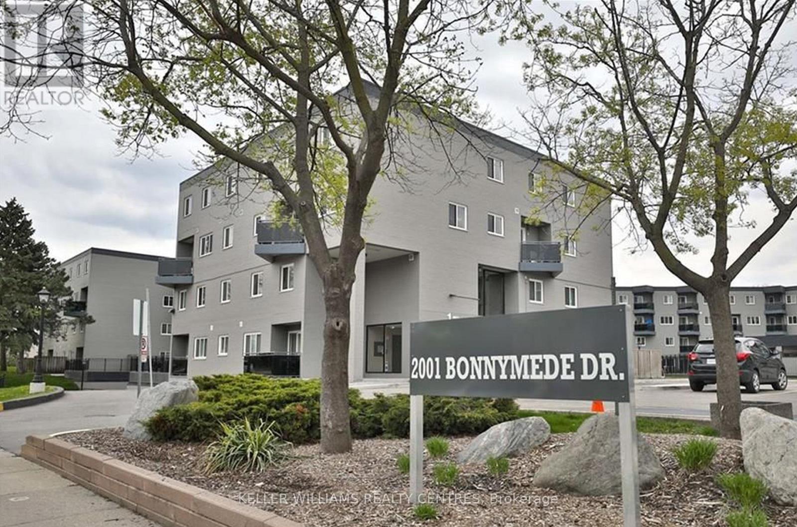 Row / Townhouse for Sale in 102 - 2001 BONNYMEDE DRIVE|Mississauga (Clarkson), Ontario L5J4H8