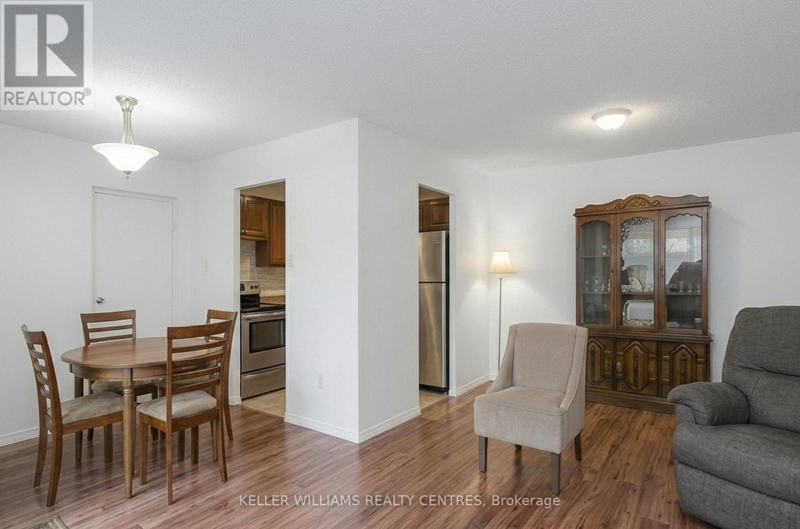 Row / Townhouse for Sale in 102 - 2001 BONNYMEDE DRIVE|Mississauga (Clarkson), Ontario L5J4H8 2