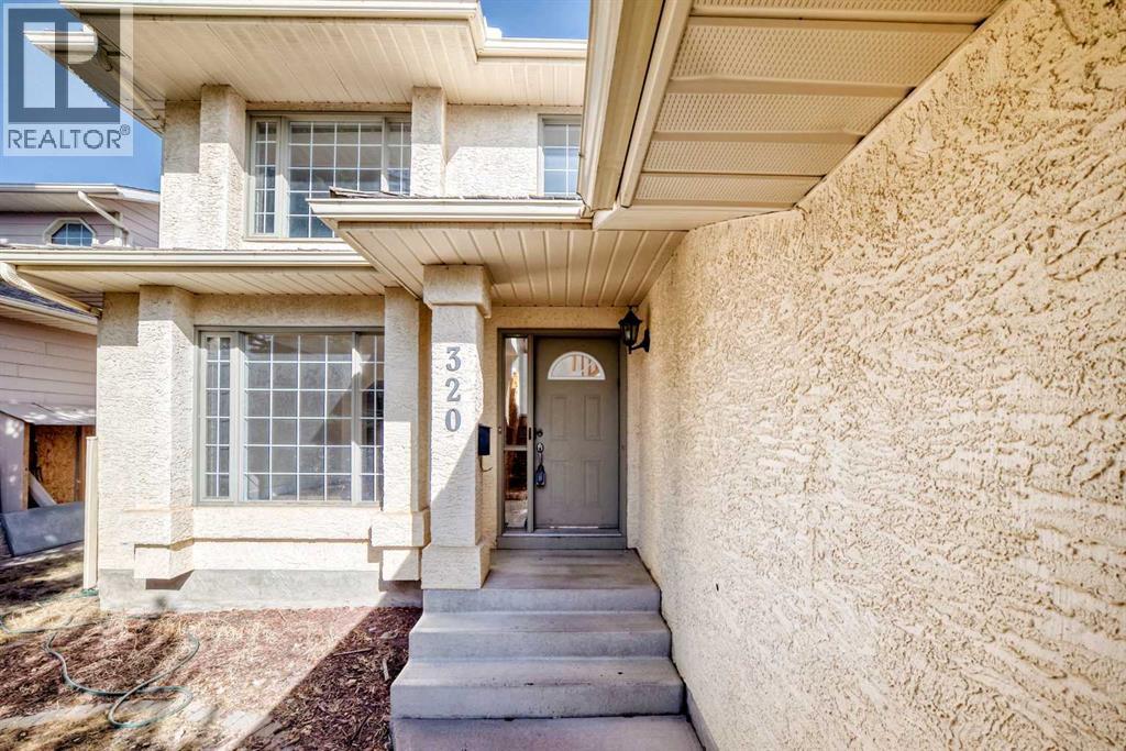 House for Sale in 320 Sunmills Drive SE|Calgary, Alberta T2X3E7 3