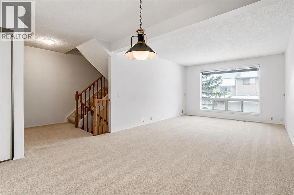 Row / Townhouse for Sale in 32, 5019 46 Avenue SW|Calgary, Alberta T3E6R1 5