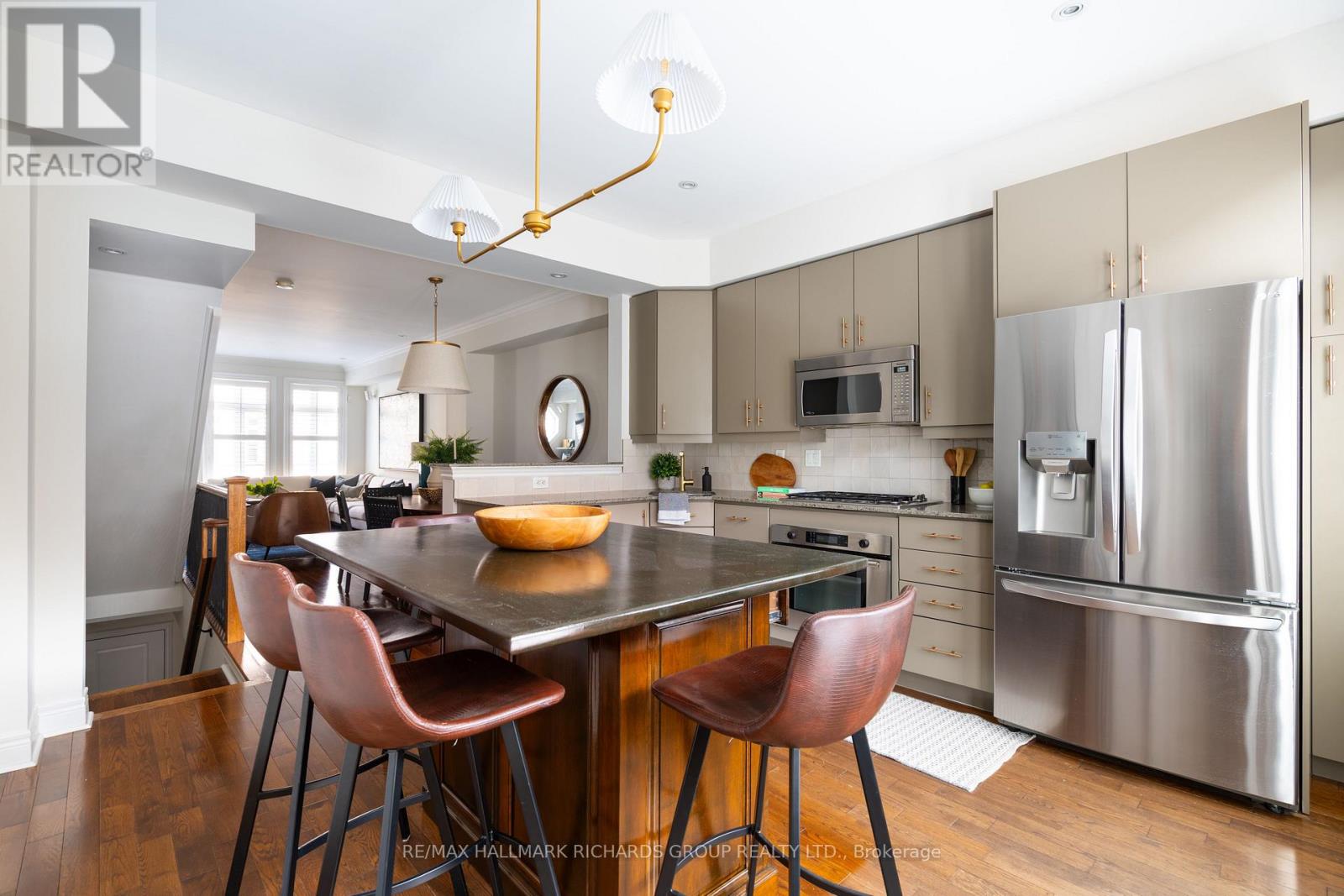 Row / Townhouse for Sale in 35 FURROW LANE|Toronto (Islington-City Centre West), Ontario M8Z0A2 5