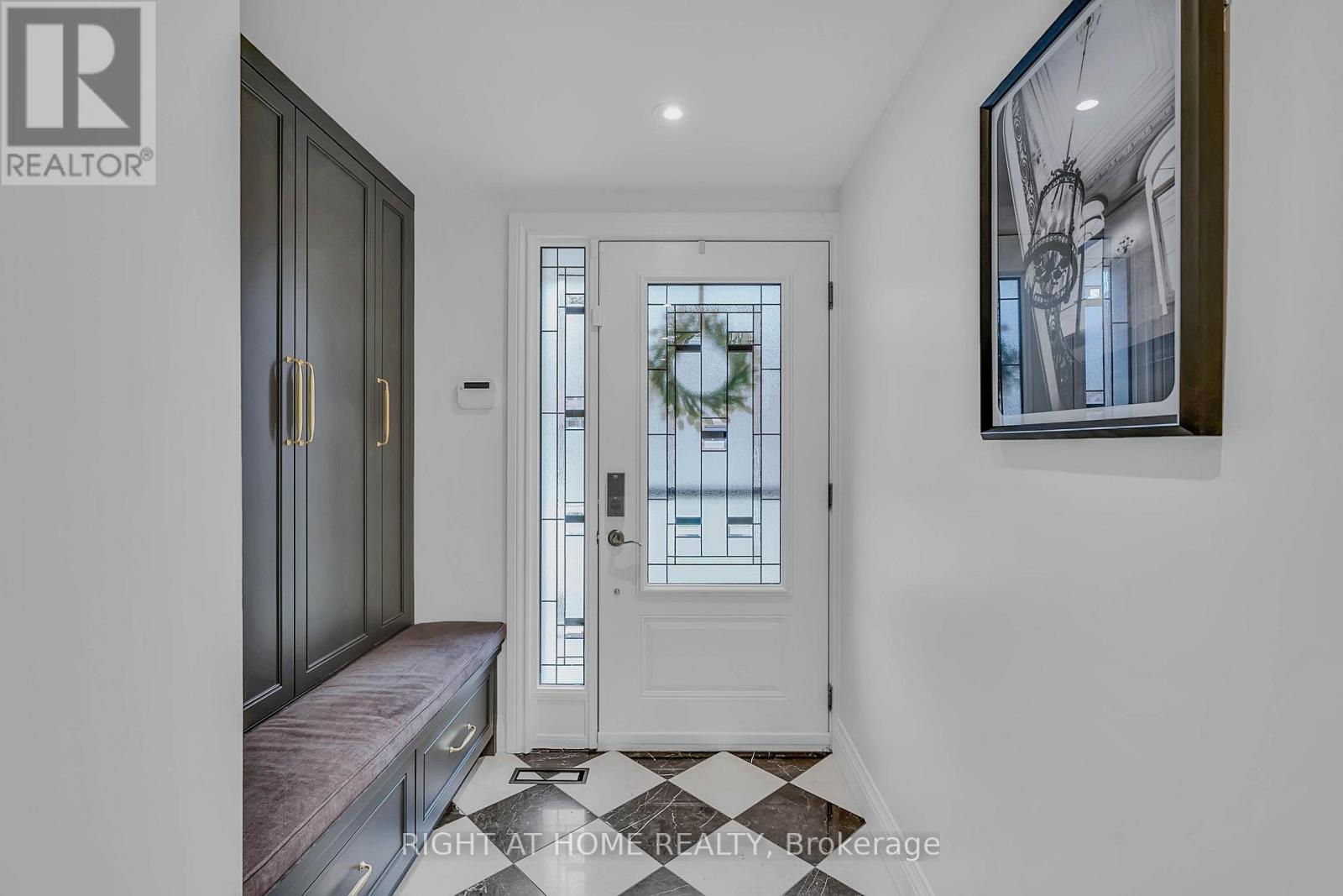Row / Townhouse for Sale in 43 - 4165 FIELDGATE DRIVE|Mississauga (Rathwood), Ontario L4W2M9 5