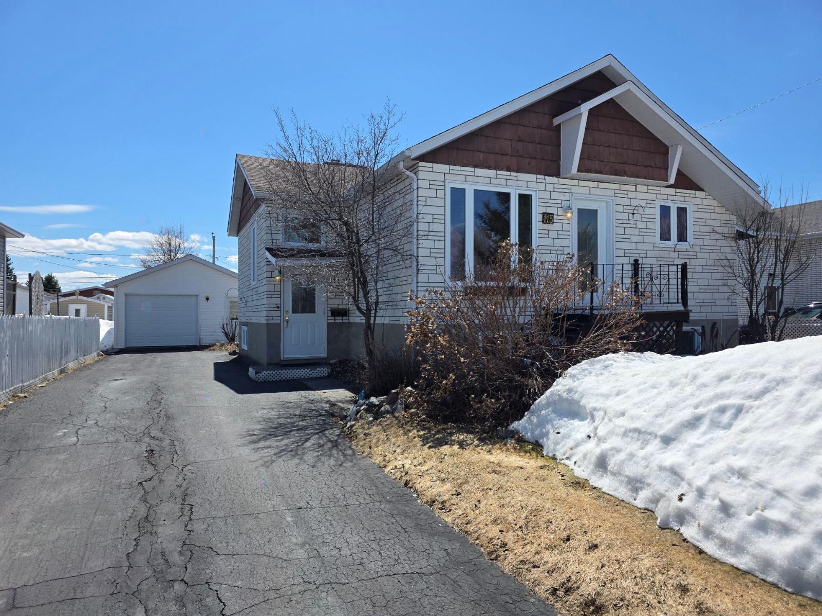 115 2e Avenue O., La Sarre, Quebec J9Z1E7