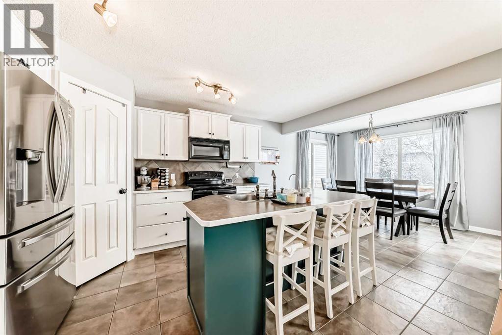 House for Sale in 368 Cranfield Gardens SE|Calgary, Alberta T3M1H8 5