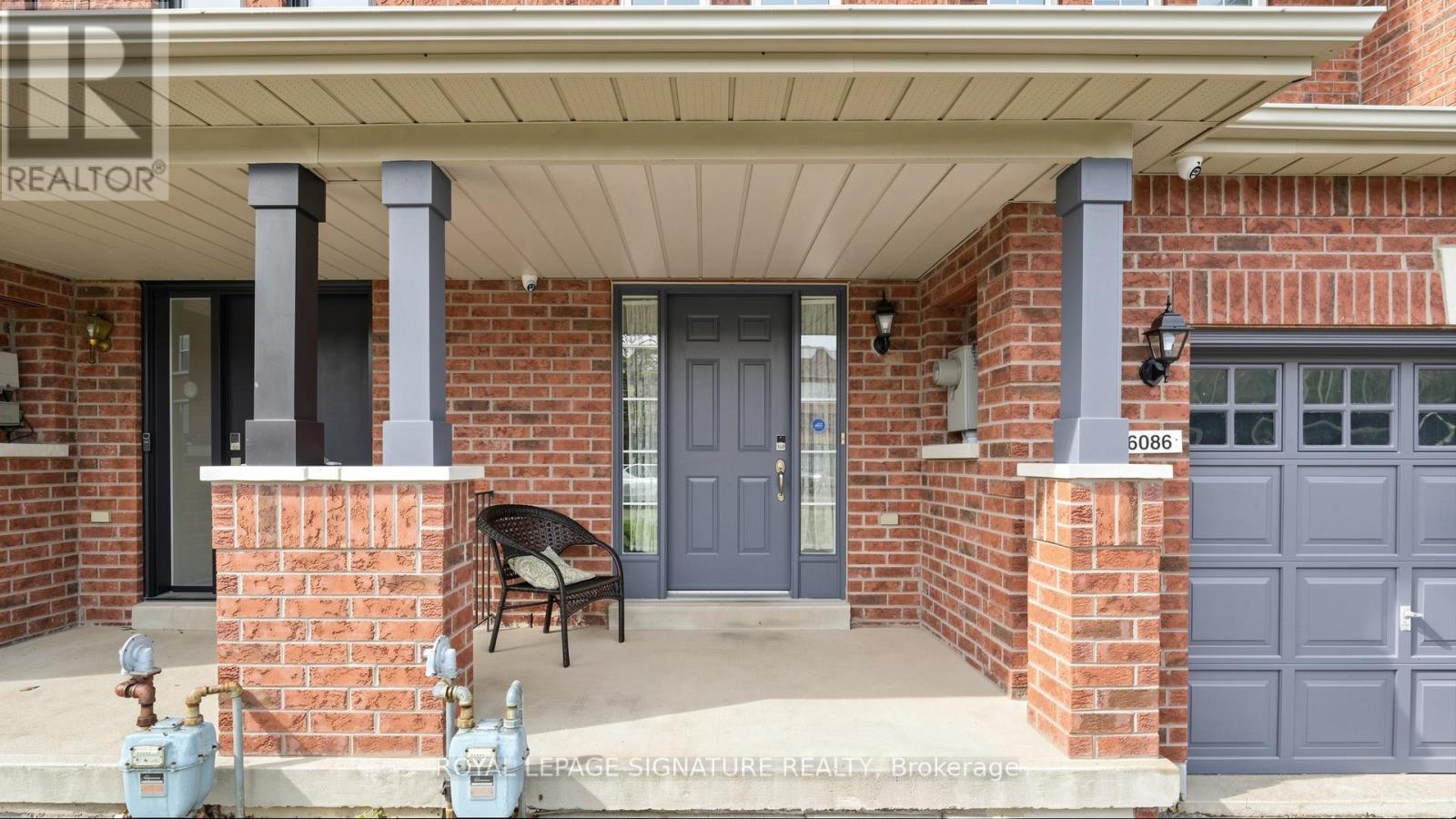 Row / Townhouse for Sale in 6086 WINDFLEET CRESCENT|Mississauga (East Credit), Ontario L5V2Z6 3