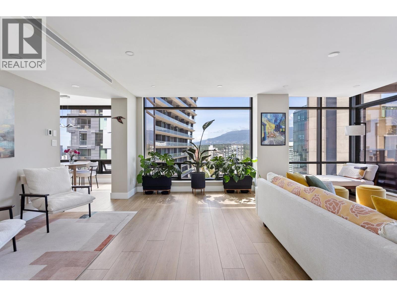 15C 1500 ALBERNI STREET|Vancouver, British Columbia V6G3C9