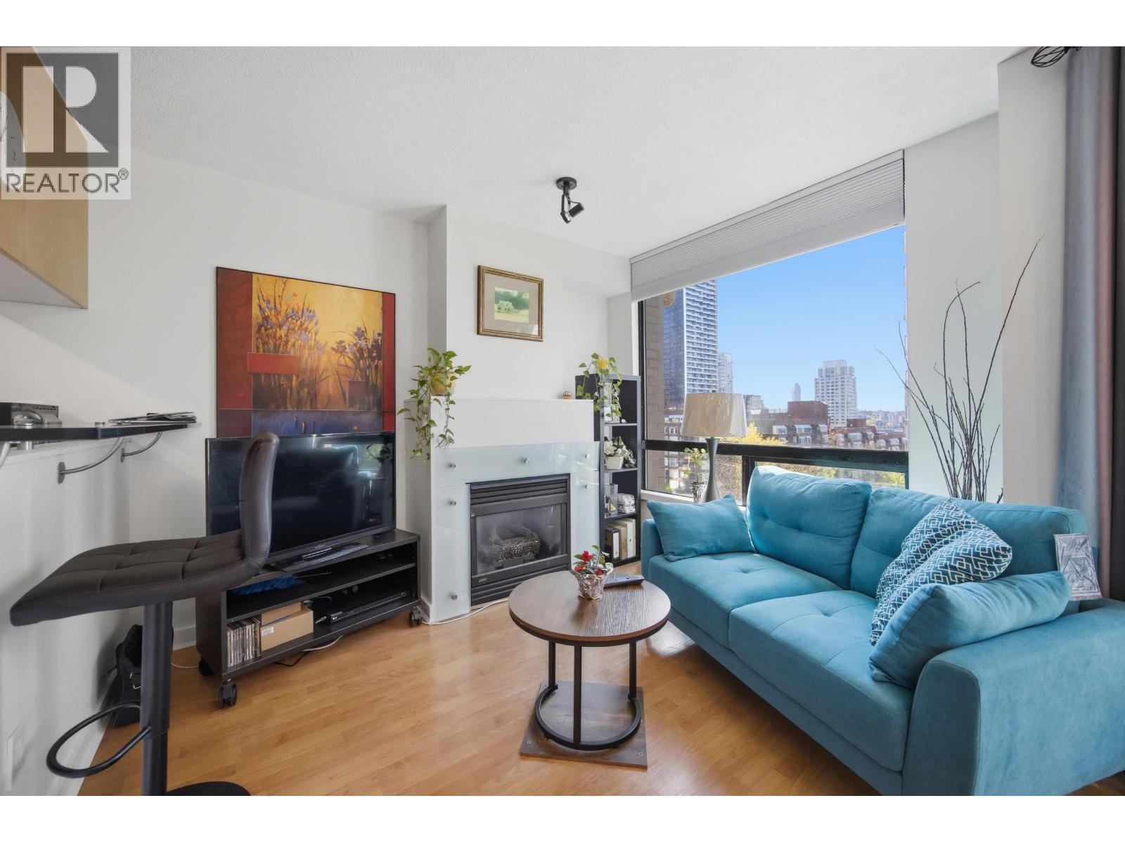 706 1003 BURNABY STREET|Vancouver, British Columbia V6E4R7