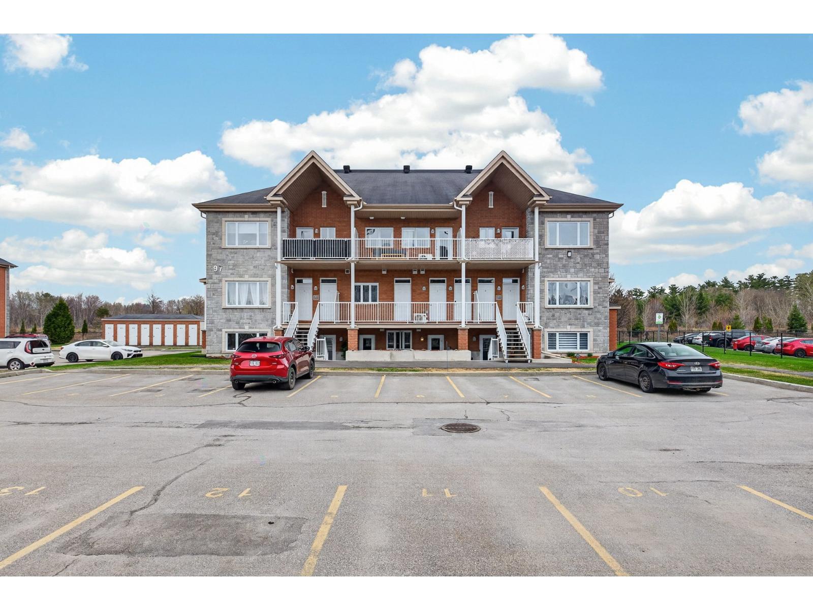97 Rue de Bruxelles, #16, Gatineau (Aylmer), Quebec J9J0T3