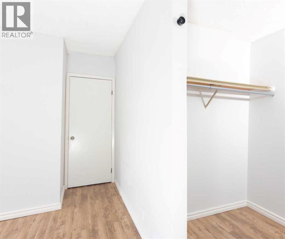 Apartment for Sale in 302, 2611 15A Street SW|Calgary, Alberta T2T4C1 5