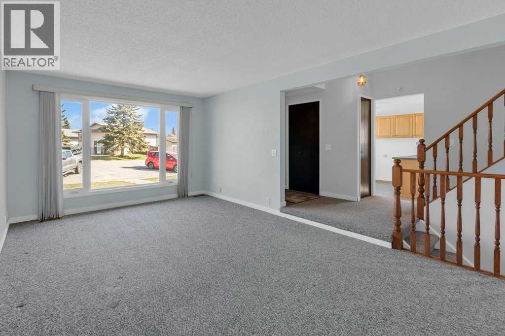 House for Sale in 96 Fallswater Road NE|Calgary, Alberta T3J1B1 4