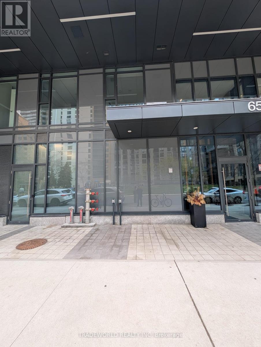 906 - 65 MUTUAL STREET