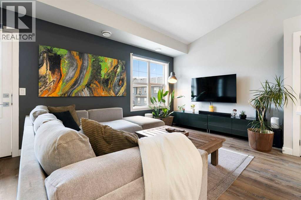 Row / Townhouse for Sale in 8 Evanscrest Gardens NW|Calgary, Alberta T3P0S1 3