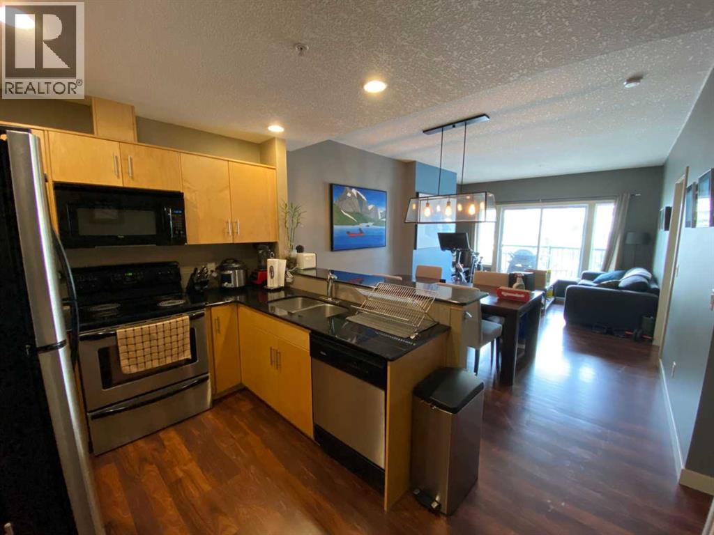 Apartment for Sale in 201, 1515 11 Avenue SW|Calgary, Alberta T3C0N1 3