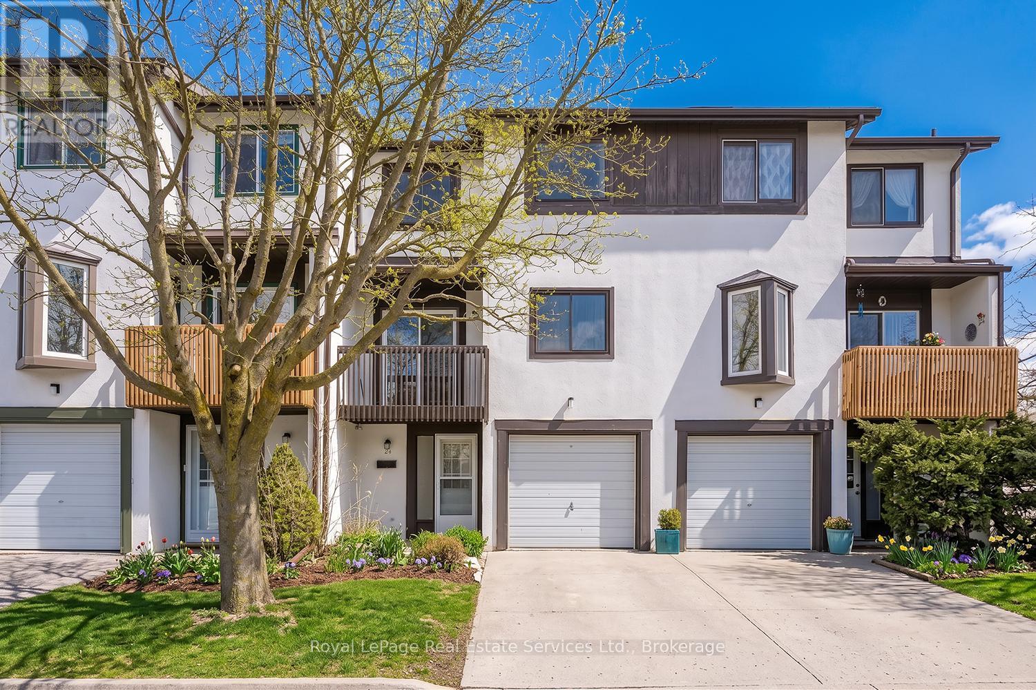 Row / Townhouse for Sale in 24 - 2651 AQUITAINE AVENUE|Mississauga (Meadowvale), Ontario L5N1V5