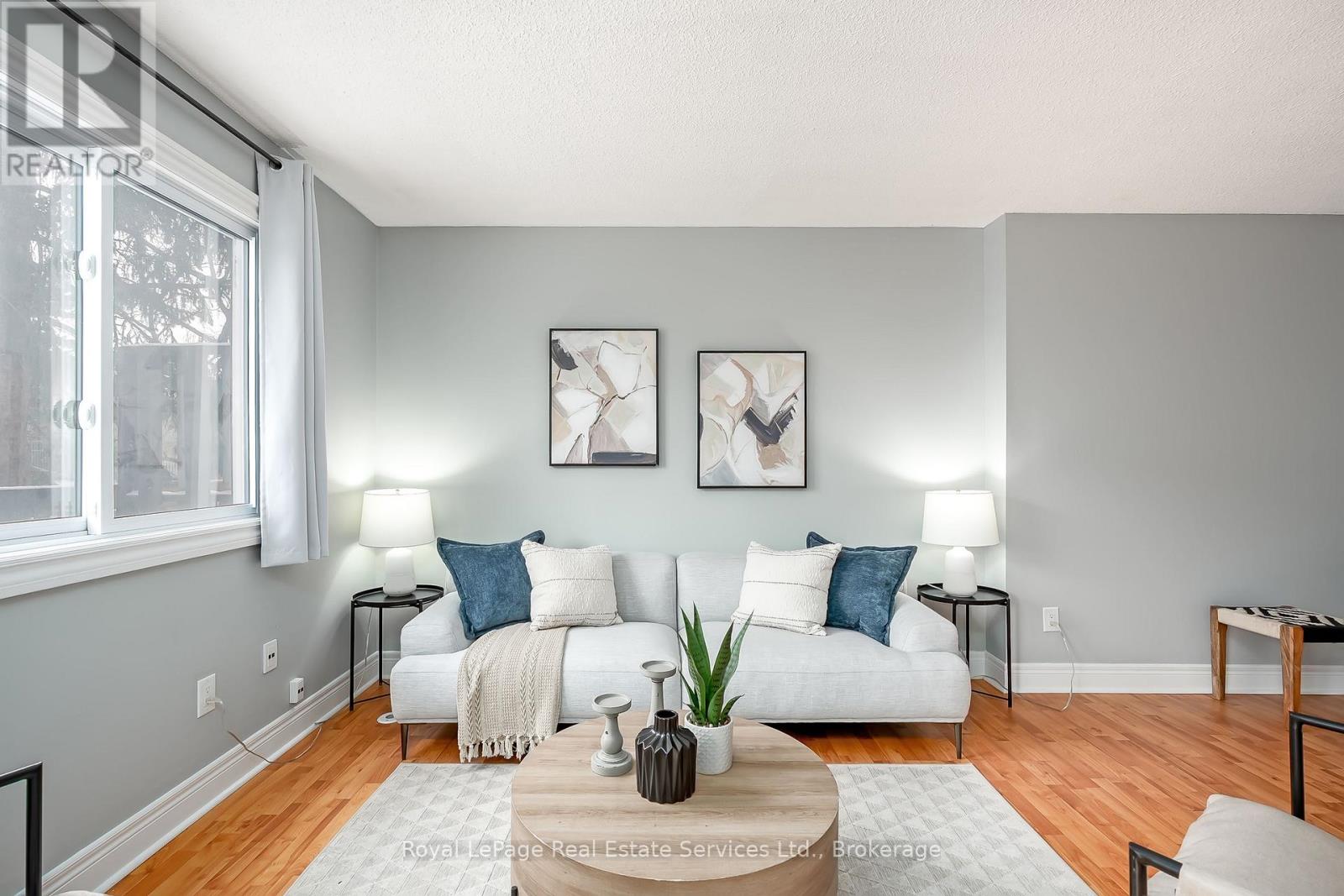 Row / Townhouse for Sale in 24 - 2651 AQUITAINE AVENUE|Mississauga (Meadowvale), Ontario L5N1V5 5