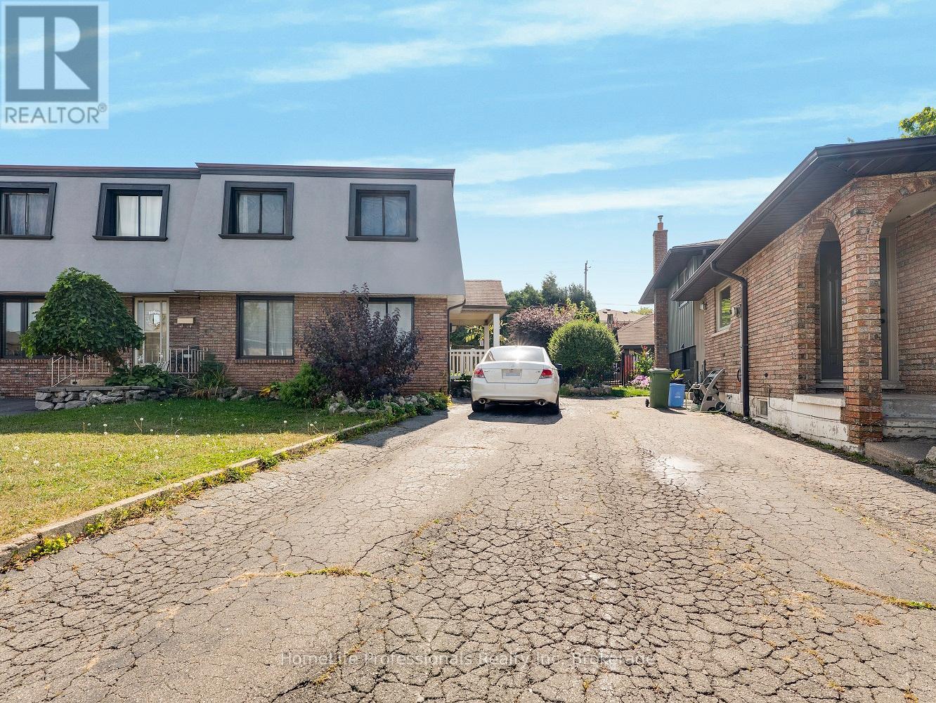 40 YEOVILLE COURT, Hamilton (Yeoville), Ontario L9C5W3