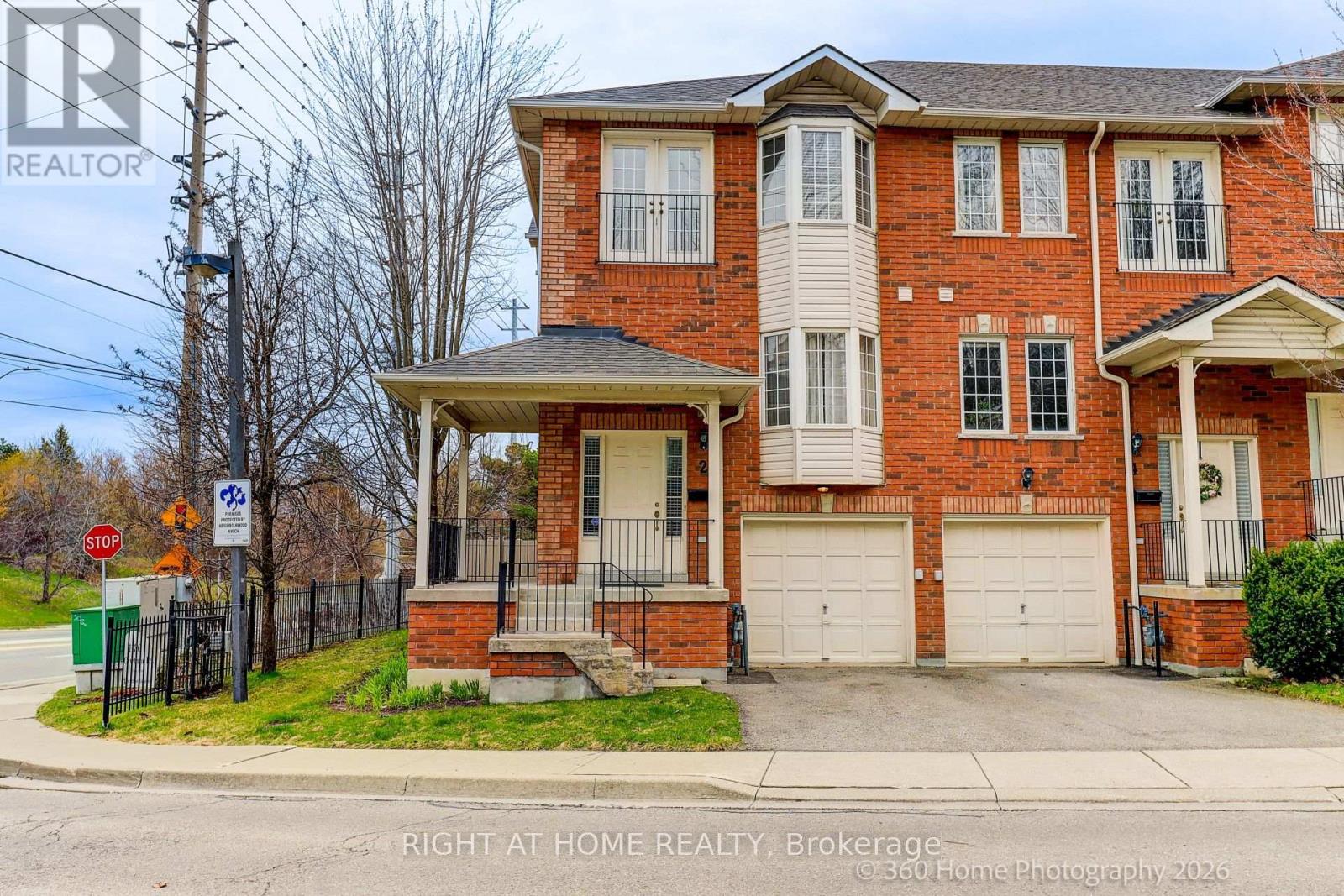 Row / Townhouse for Sale in 2 - 1130 CAWTHRA ROAD|Mississauga (Mineola), Ontario L5G4V7
