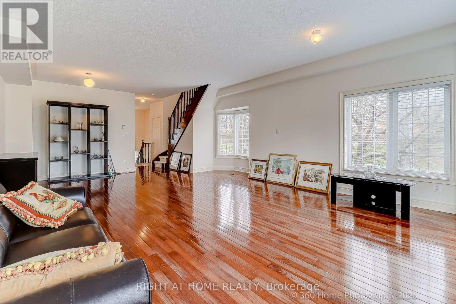Row / Townhouse for Sale in 2 - 1130 CAWTHRA ROAD|Mississauga (Mineola), Ontario L5G4V7 3