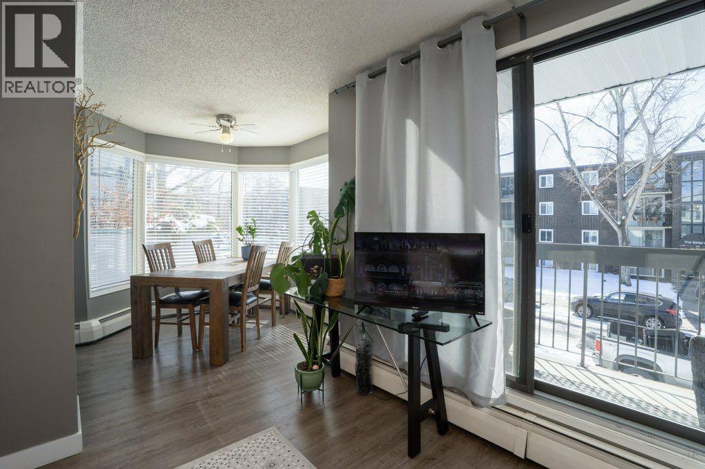 Apartment for Sale in 201, 630 57 Avenue SW|Calgary, Alberta T2V0H4 5