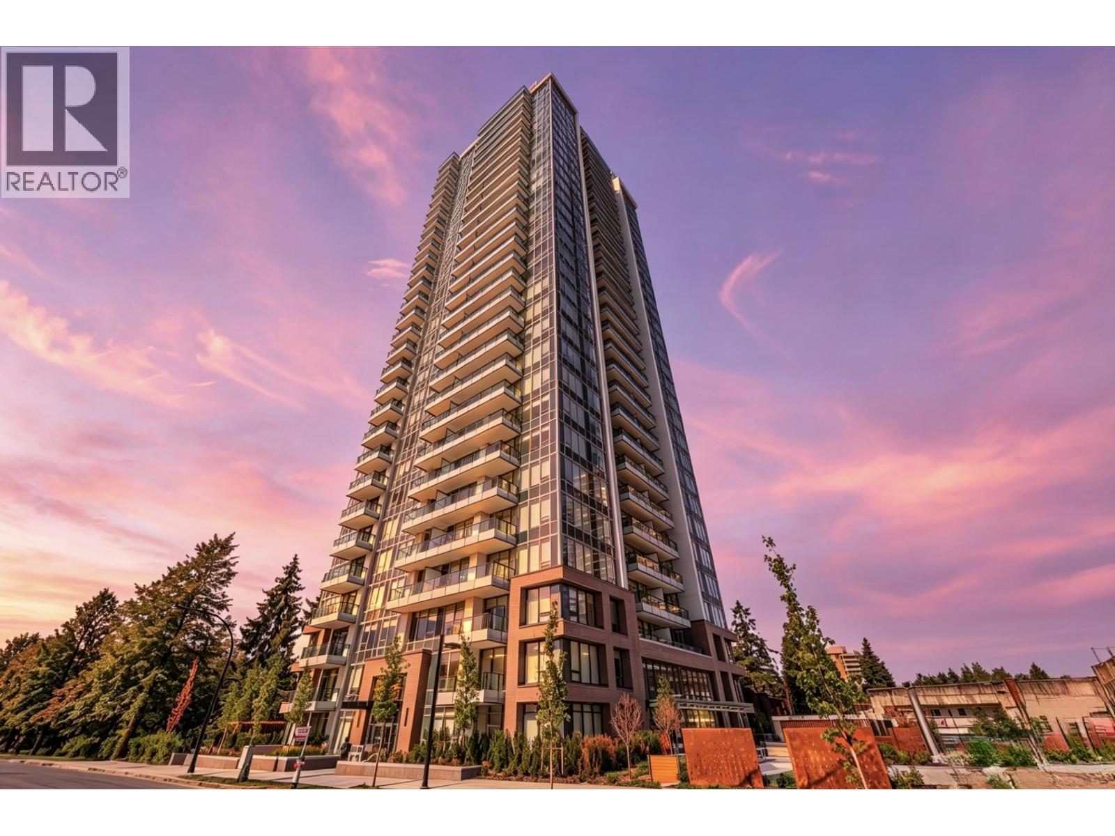 303 6463 SILVER AVENUE|Burnaby, British Columbia V5H0K4