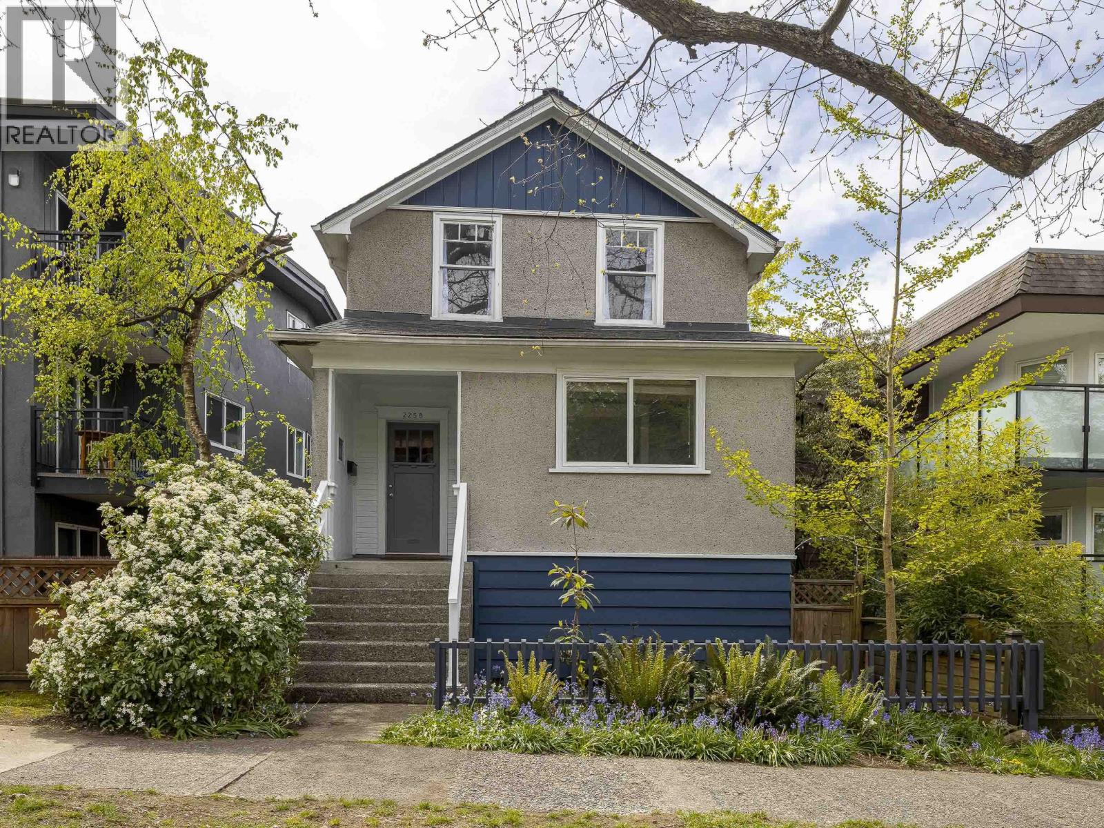 2258 OXFORD STREET|Vancouver, British Columbia V5L1G1