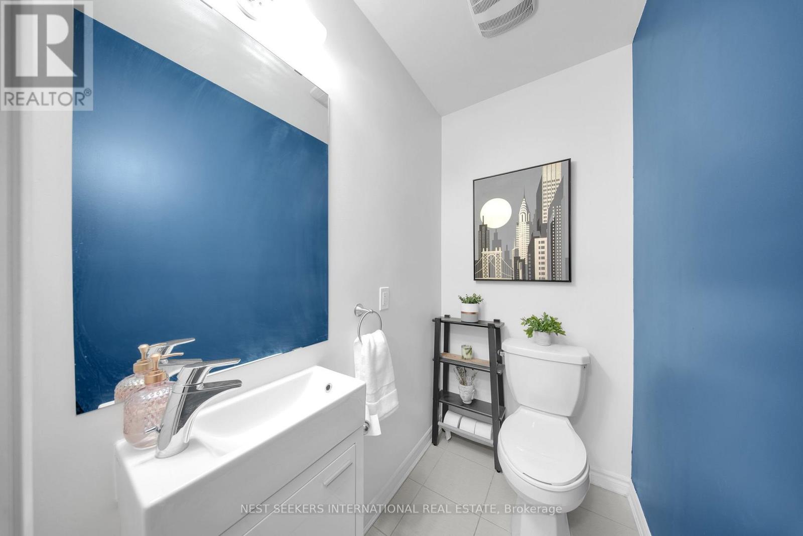 Row / Townhouse for Sale in 2 - 1155 STROUD LANE|Mississauga (Clarkson), Ontario L5J0B3 5