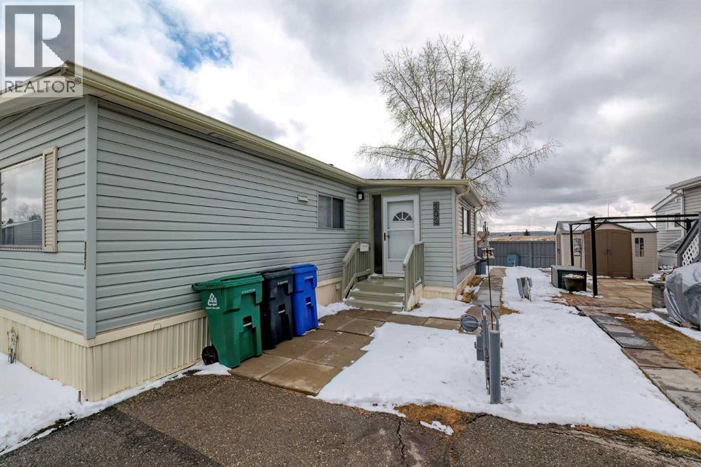 Mobile Home for Sale in 303, 99 Arbour Lake Road NW|Calgary, Alberta T3G4E4 2