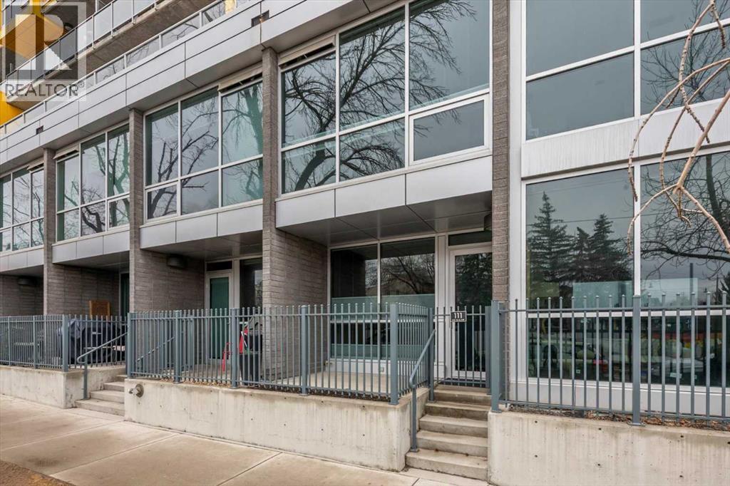 Apartment for Sale in 111, 235 9A Street NW|Calgary, Alberta T2N1T7 2