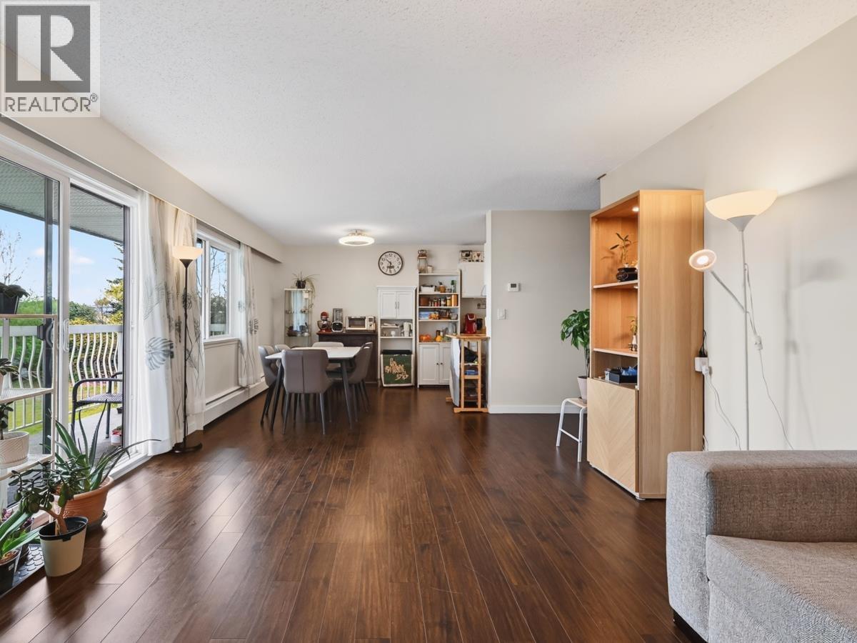 211 6340 BUSWELL STREET, Richmond, British Columbia V6Y2E9
