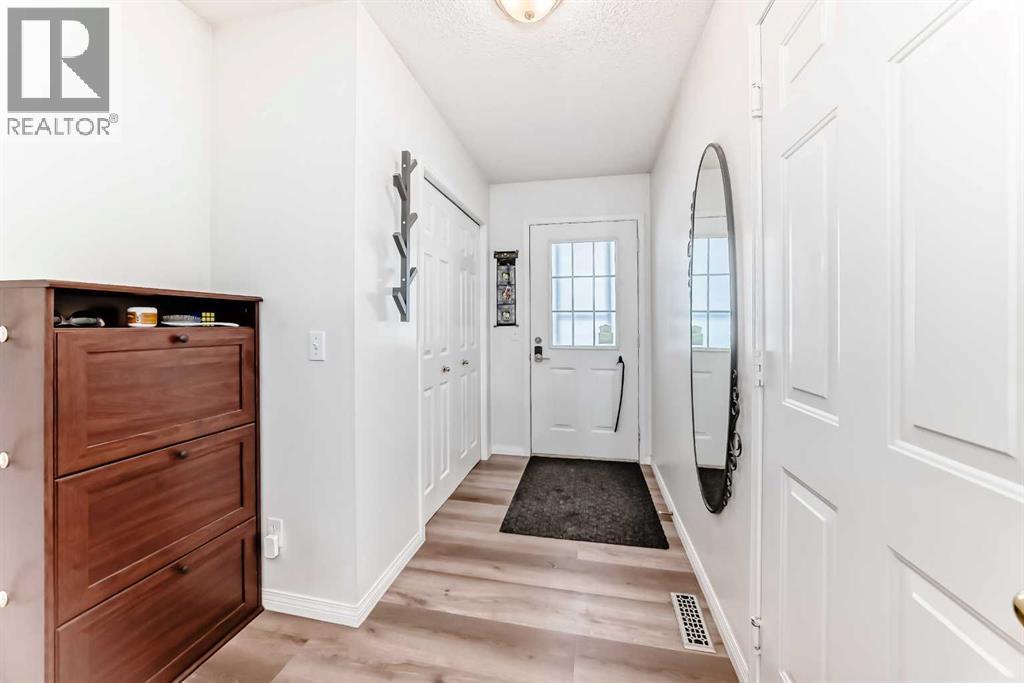 Row / Townhouse for Sale in 35 Kingsland Villas SW|Calgary, Alberta T2V5J9 3
