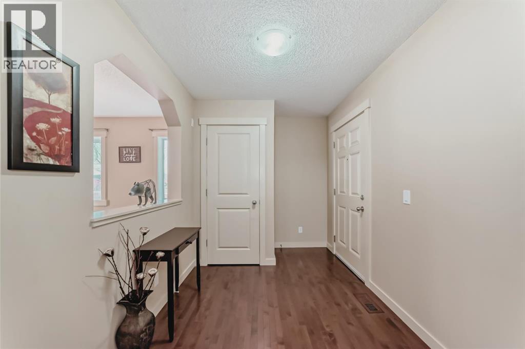House for Sale in 273 Silverado Plains Close SW|Calgary, Alberta T2X0G6 5