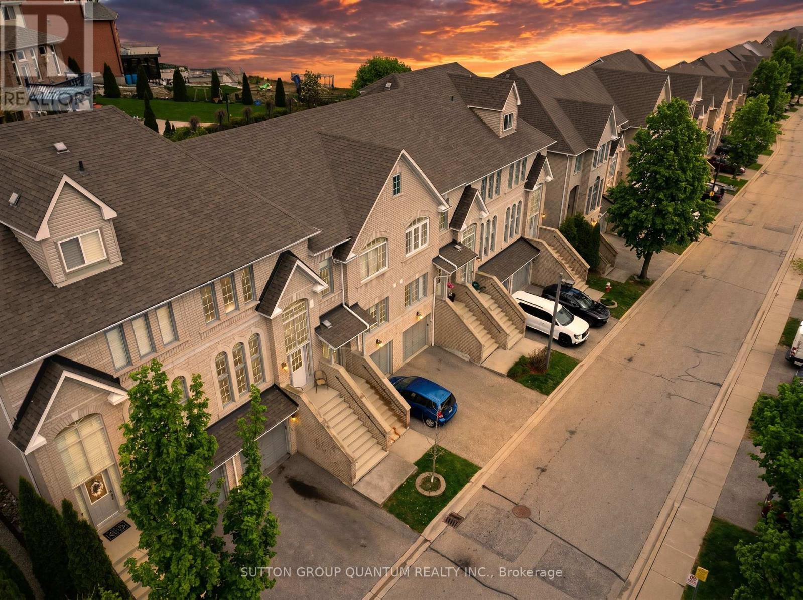 Row / Townhouse for Sale in 26 - 5525 PALMERSTON CRESCENT|Mississauga (Central Erin Mills), Ontario L5M5Z8 2