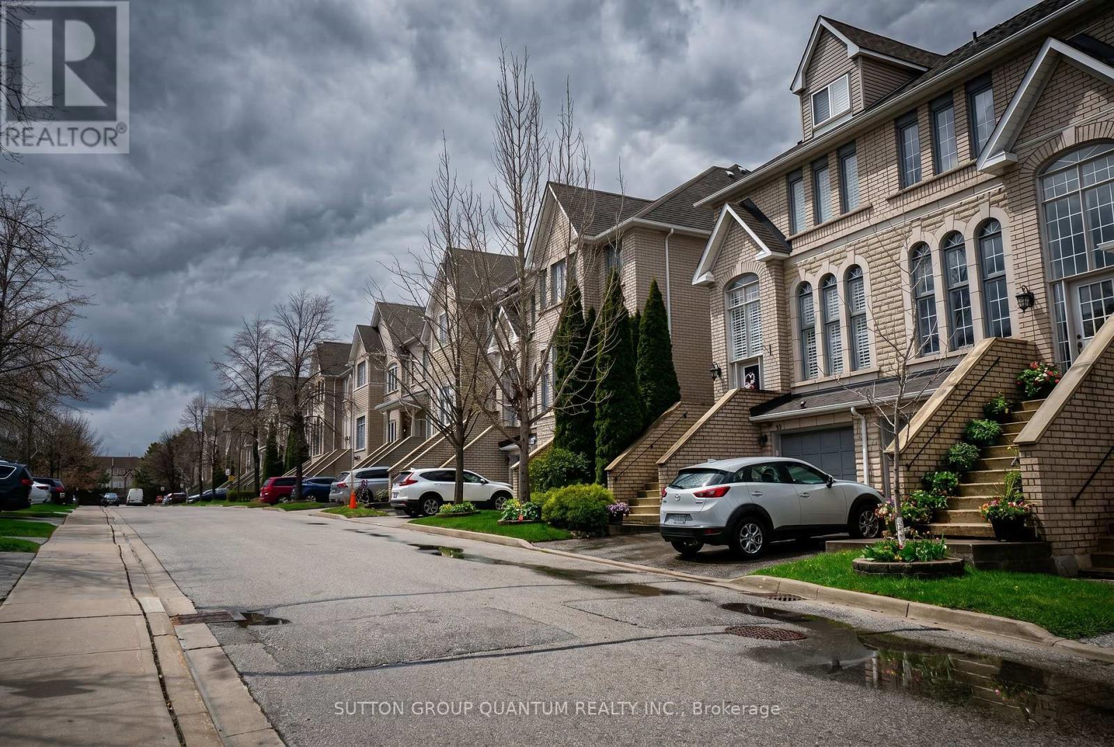 Row / Townhouse for Sale in 26 - 5525 PALMERSTON CRESCENT|Mississauga (Central Erin Mills), Ontario L5M5Z8 3
