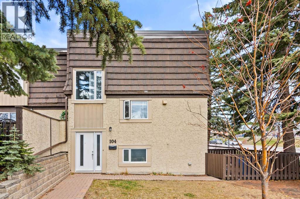 Row / Townhouse for Sale in 104, 3130 66 Avenue SW|Calgary, Alberta T3E5K8