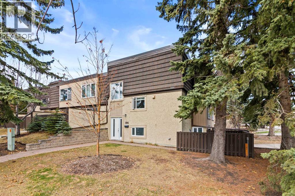 Row / Townhouse for Sale in 104, 3130 66 Avenue SW|Calgary, Alberta T3E5K8 4