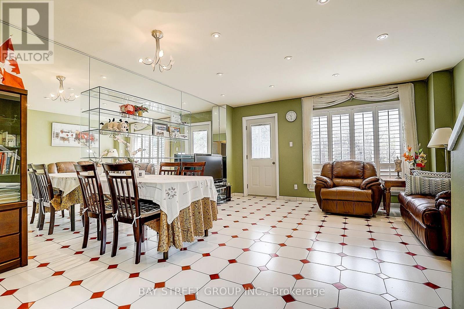10 - 91 RAMEAU DRIVE