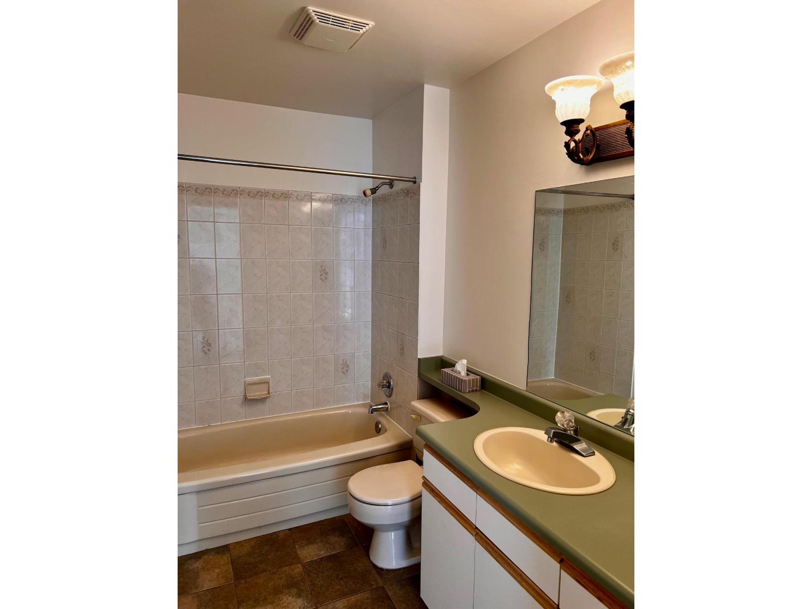 For sale: 313 9299 121 STREET, Surrey, British Columbia V3V7X8