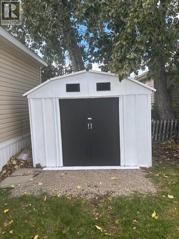 Mobile Home for Sale in 142, 6724 17 Avenue SE|Calgary, Alberta T2A0W5 5