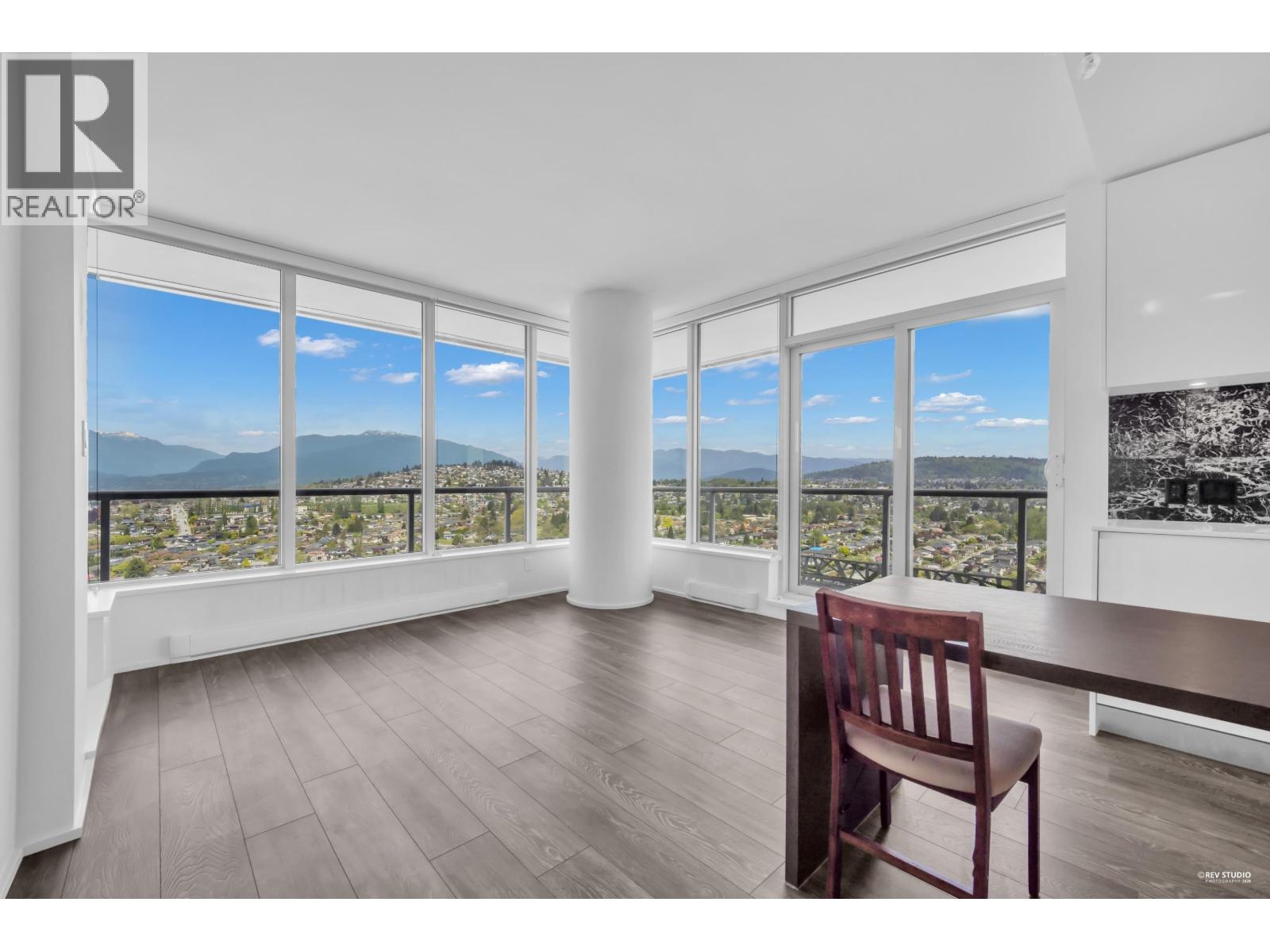 2912 1955 ALPHA WAY|Burnaby, British Columbia V5C0K6