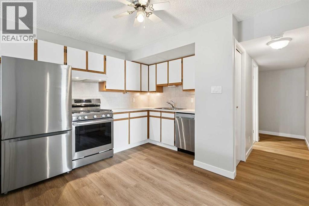 Apartment for Sale in 1, 312 cedar Crescent SW|Calgary, Alberta T3C2Y8 2