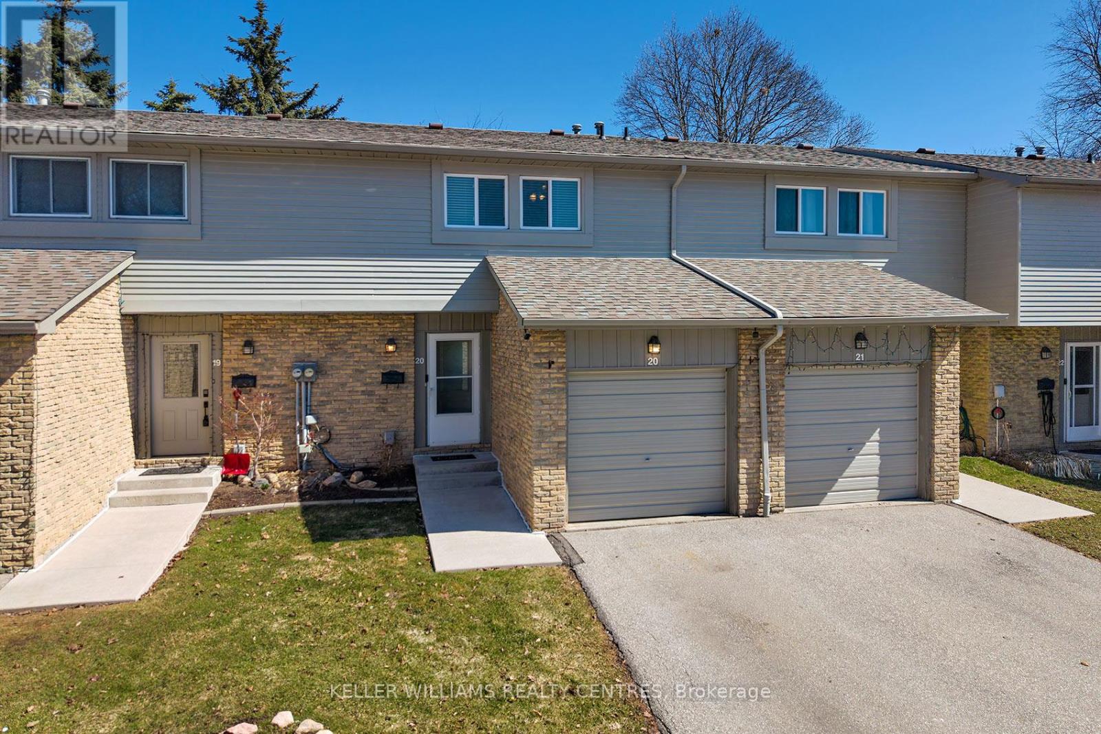 Row / Townhouse for Sale in 20 - 6779 GLEN ERIN DRIVE|Mississauga (Meadowvale), Ontario L5N2C1