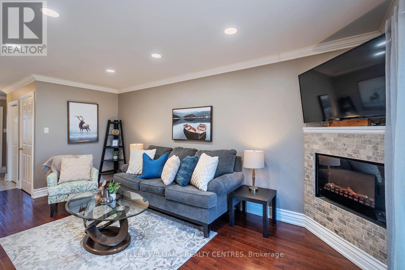 Row / Townhouse for Sale in 20 - 6779 GLEN ERIN DRIVE|Mississauga (Meadowvale), Ontario L5N2C1 3