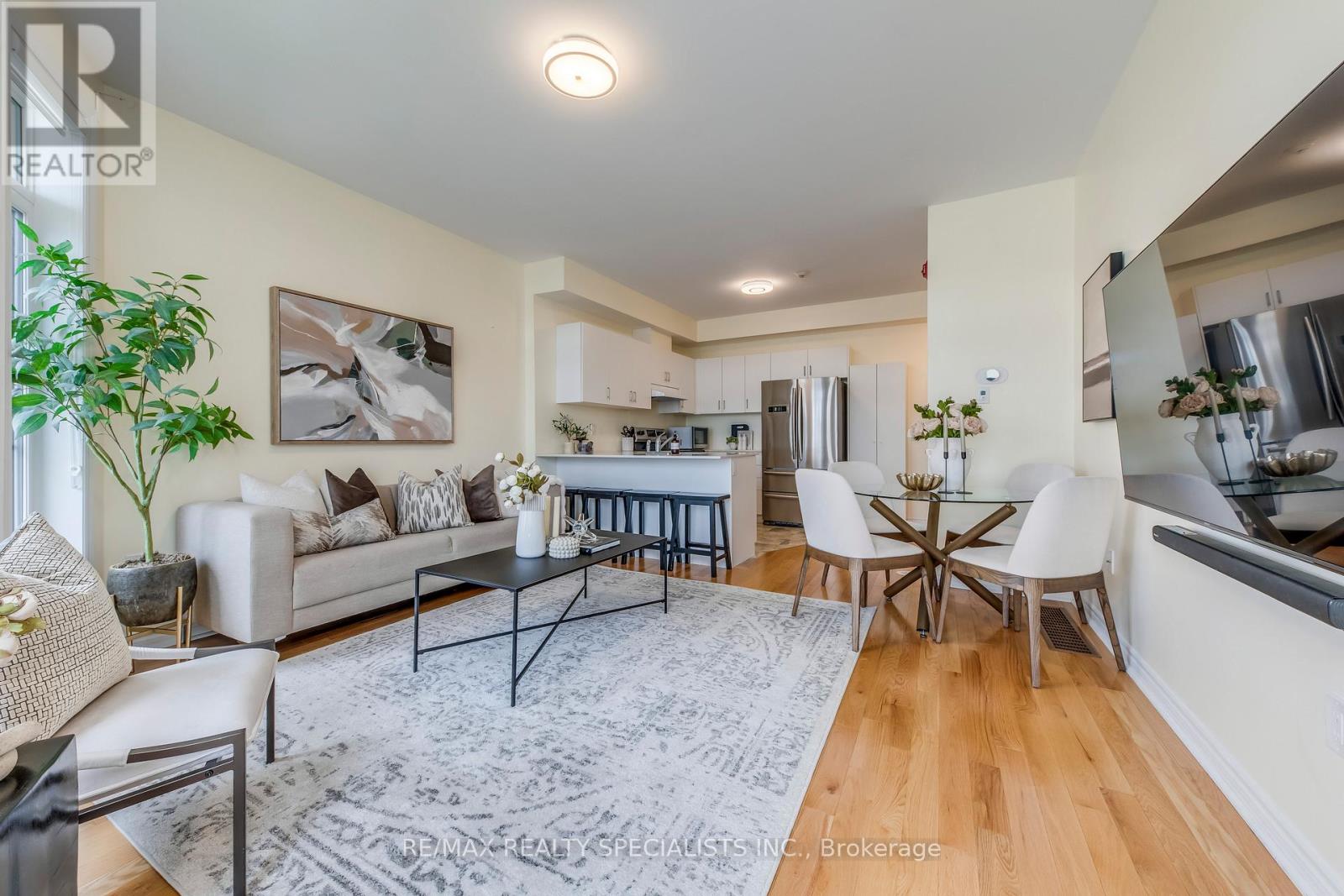 Row / Townhouse for Sale in 52 - 57 ARMDALE ROAD|Mississauga (Hurontario), Ontario L4Z0C7 5