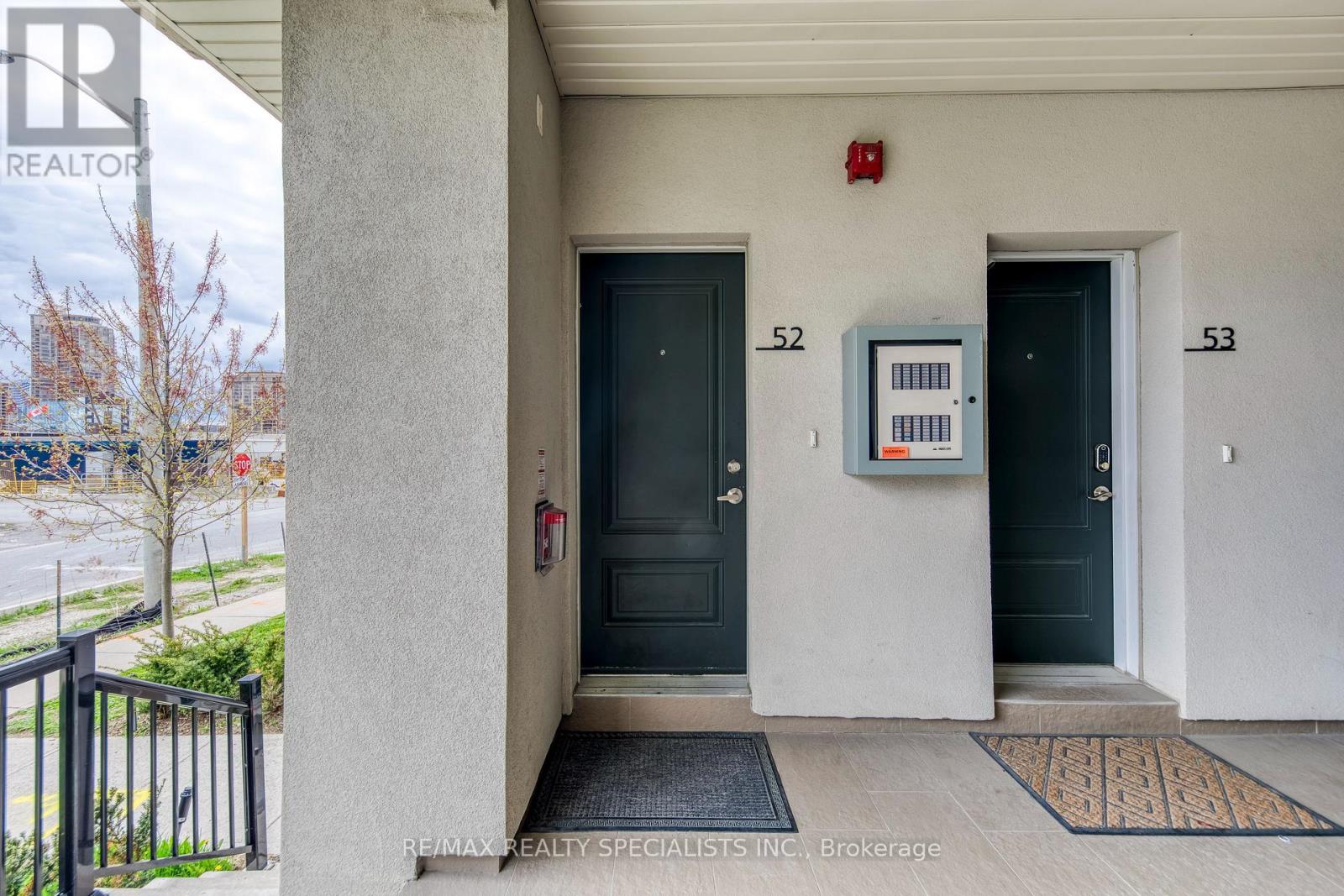 Row / Townhouse for Sale in 52 - 57 ARMDALE ROAD|Mississauga (Hurontario), Ontario L4Z0C7 3